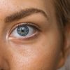 目の充血の原因は？片目だけ充血、真っ赤に充血する原因と関連する病気について